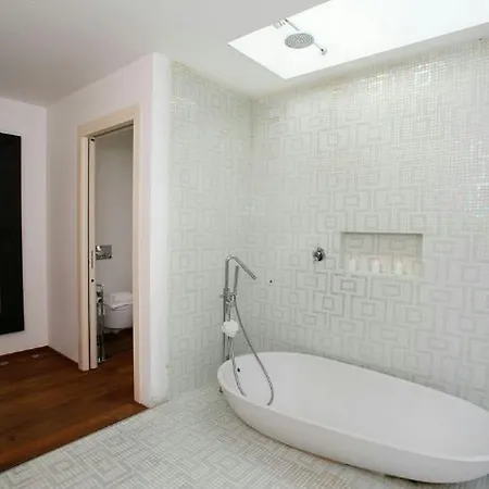 Sequoia Villa *